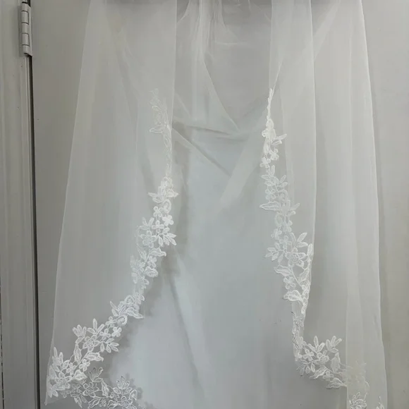 Bridal kit: White Bride Robe + Short Veil - Picture 13 of 14